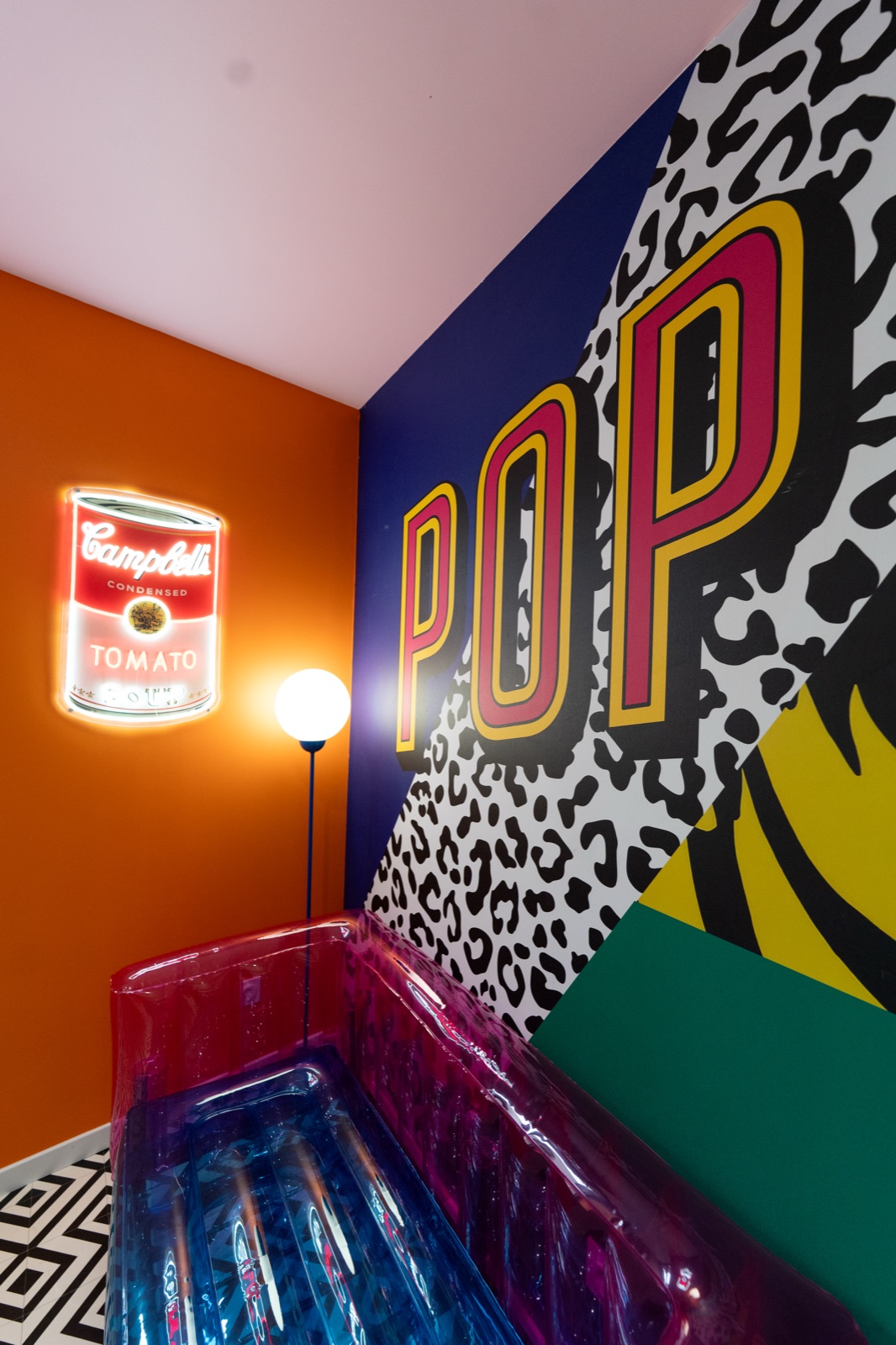 Popart, décor instagrammable à Carcassonne, France — photo 3